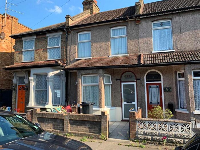 2 Bedroom House To Rent In St. Marys Road, Ilford, IG1