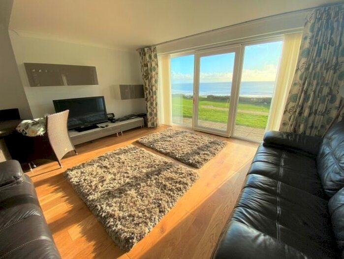 2 Bedroom Flat To Rent In Caswell Bay Court, Caswell, Swansea, SA3