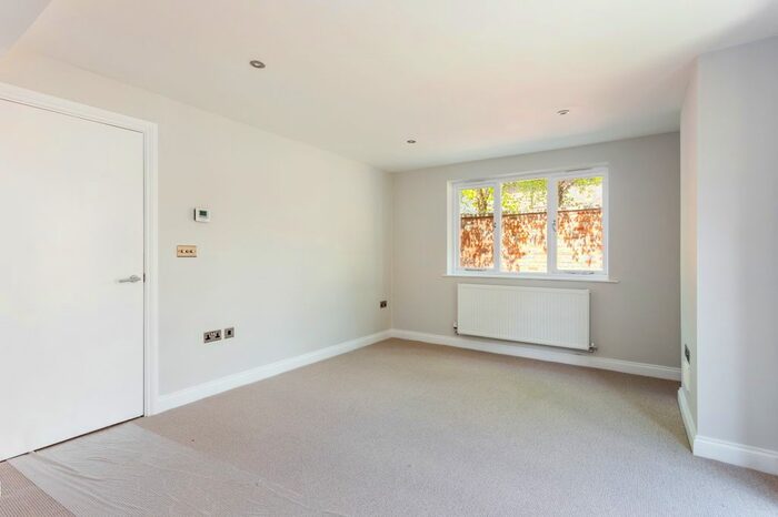 2 Bedroom Flat To Rent In London Road, Marlborough, SN8