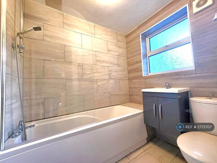 1 Bedroom Flat To Rent In The Avenue, London, E4