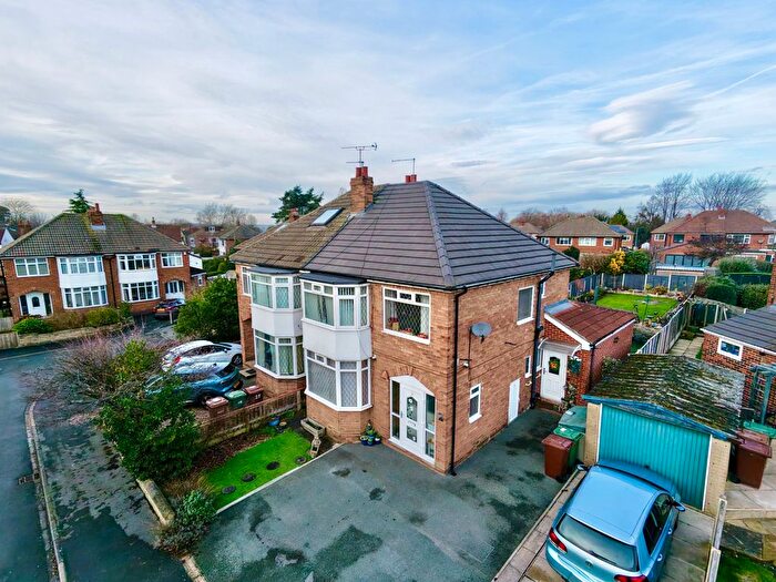 3 Bedroom Semi-Detached House For Sale In Kingsley Avenue, Milnthorpe, Wakefield, West Yorkshire, WF2