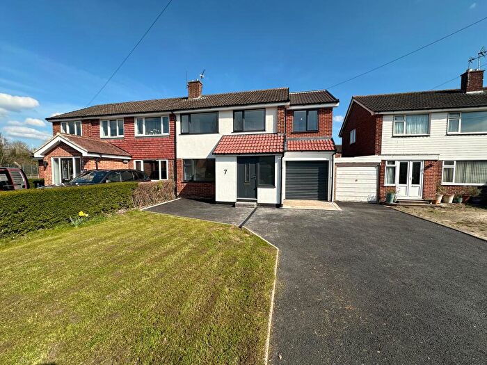 4 Bedroom Semi-Detached House For Sale In Repton Road, Willington, Derby, DE65