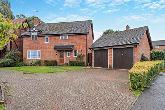 4 Bedroom Detached House To Rent In Deerings Drive, Eastcote, Pinner, HA5