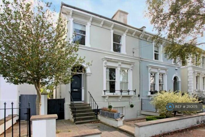 2 Bedroom Flat To Rent In College Road, Cheltenham, GL53