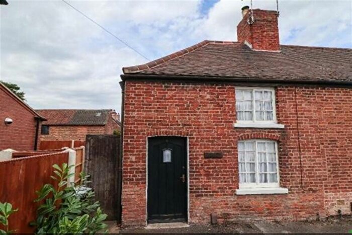 2 Bedroom Cottage To Rent In Bramcote Lane, NG8