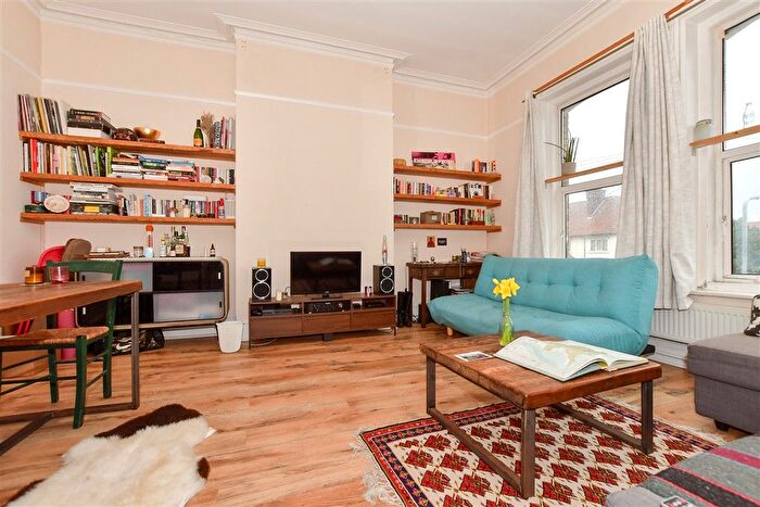 1 Bedroom Flat For Sale In Northdown Avenue, Margate, Kent, CT9