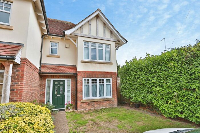 3 Bedroom Semi-Detached House To Rent In Broadshard Lane, Ringwood, BH24