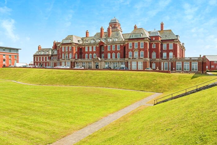 3 Bedroom Flat For Sale In Queens Promenade, Bispham, Blackpool, Lancashire, FY2