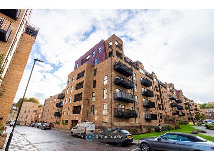 2 Bedroom Flat To Rent In Chichely Heights, London, SE18