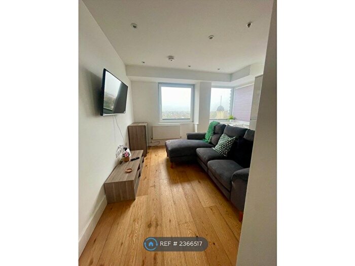 2 Bedroom Flat To Rent In Green Dragon House, Croydon, CR0