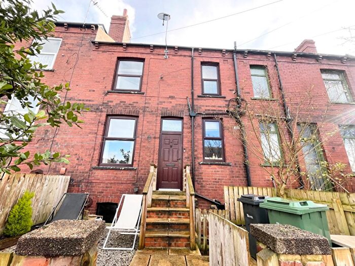 2 Bedroom Terraced House To Rent In Beecroft Mount, Leeds, West Yorkshire, LS13
