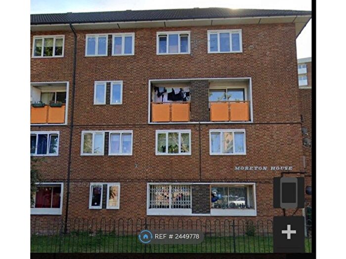 3 Bedroom Flat To Rent In Moreton House, London, SE16