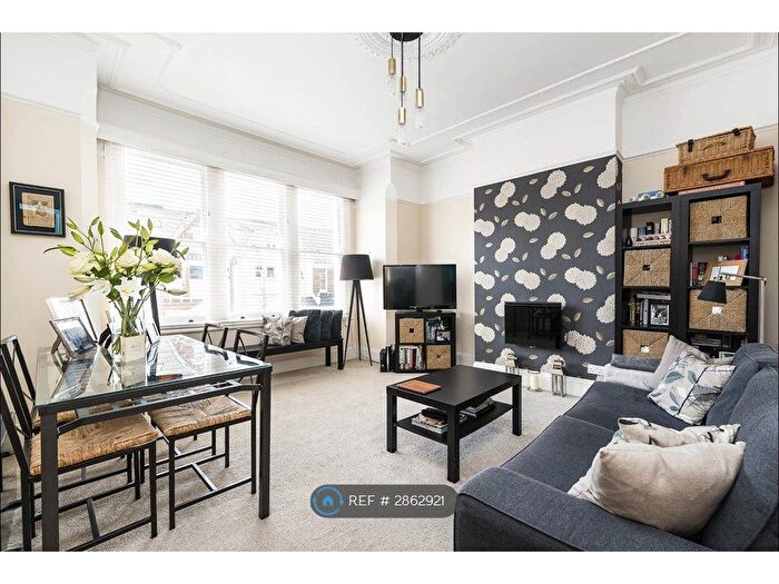 1 Bedroom Flat To Rent In Narbonne Avenue, London, SW4