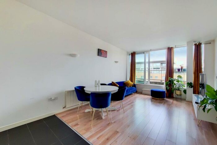 3 Bedroom Flat To Rent In Building, Woolwich, London, SE18