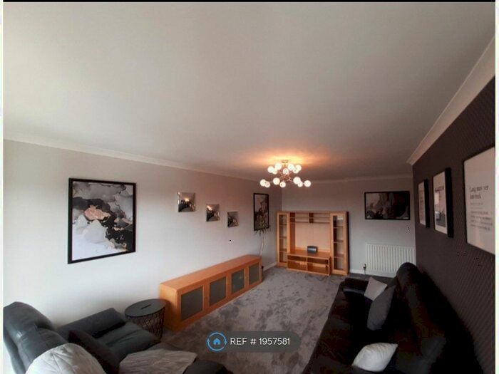 2 Bedroom Flat To Rent In Coopers Well Street, Glasgow, G11