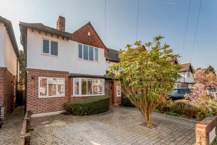 5 Bedroom Semi-Detached House To Rent In Overdale Avenue, New Malden, KT3