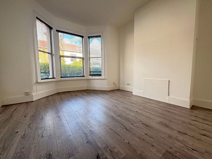 1 Bedroom Flat To Rent In Choumert Road, SE15