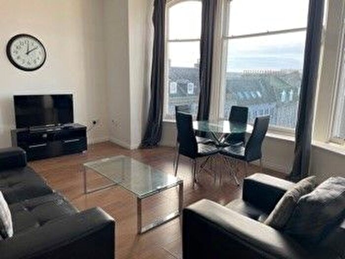 1 Bedroom Flat To Rent In Castle Street, City Centre, Aberdeen, AB11