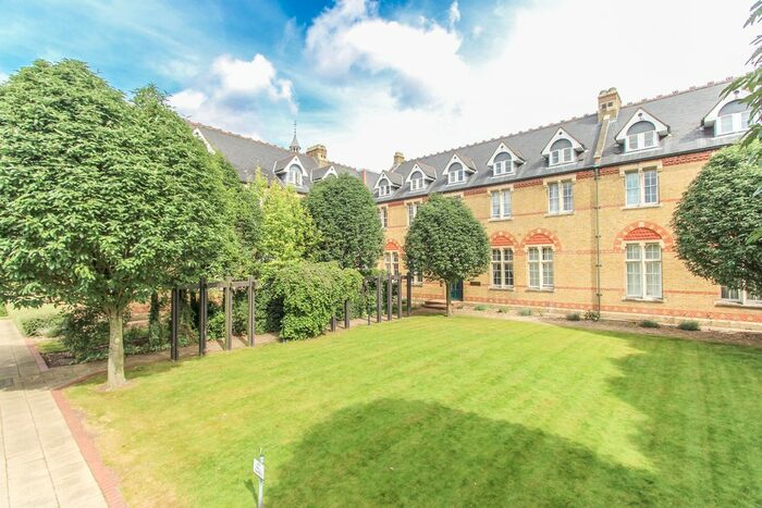 2 Bedroom Flat To Rent In Aston Close, Watford, Hertfordshire, WD24