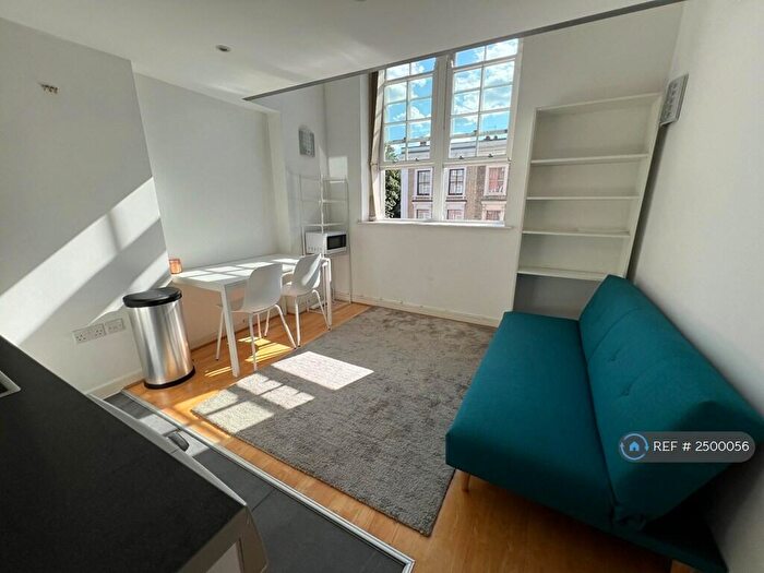 1 Bedroom Flat To Rent In The School House, London, N7