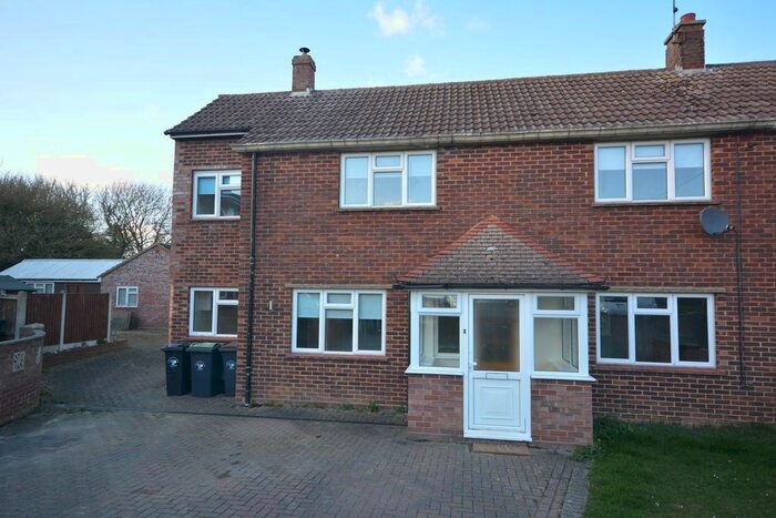 3 Bedroom Semi-Detached House To Rent In Gepps Close, High Easter CM1