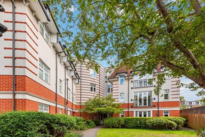 2 Bedroom Flat To Rent In Willow Avenue, Central Barnes, SW13