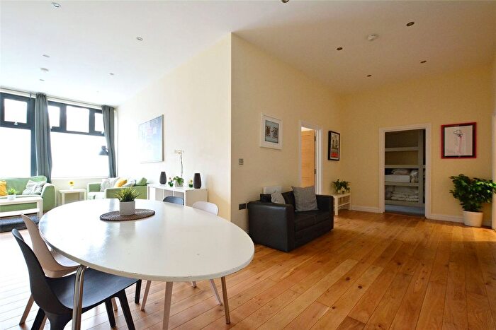 2 Bedroom Flat To Rent In Trafalgar Road, Greenwich, London, SE10