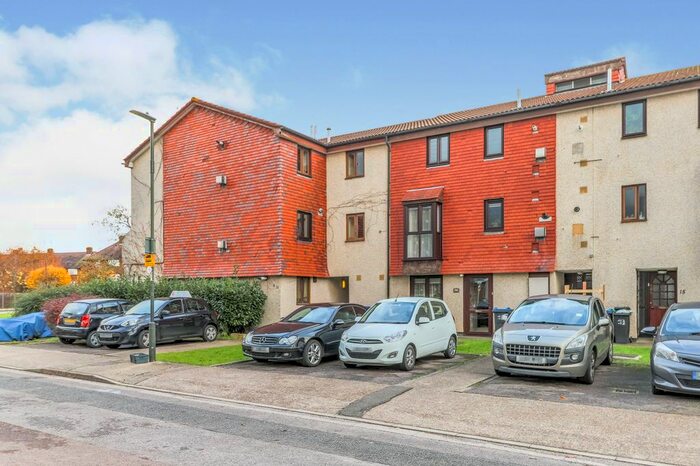 1 Bedroom Flat To Rent In Coniston Close, London, SW20