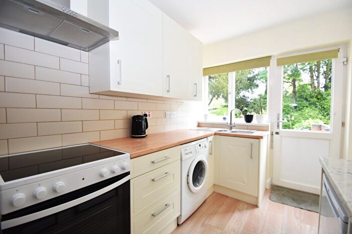 2 Bedroom Flat To Rent In Northwood Square, Fareham, Hampshire, PO16