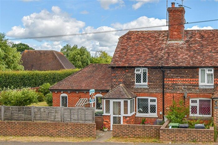3 Bedroom End Terrace House For Sale In Maidstone Road, Tonbridge, Kent, TN12