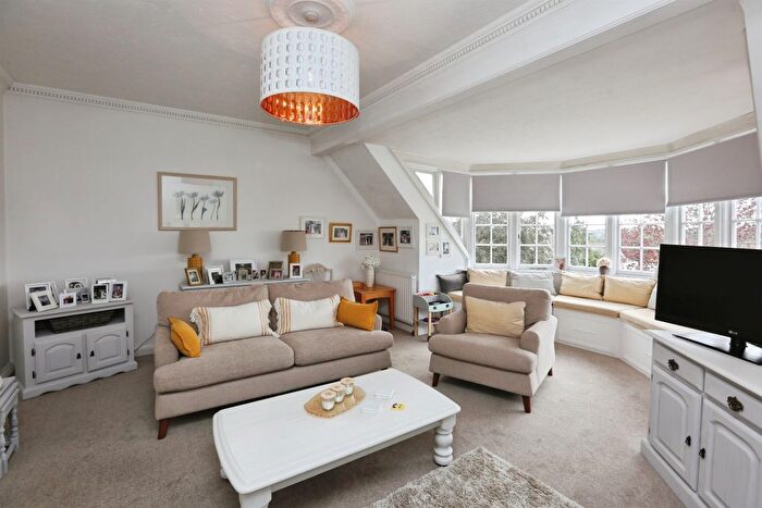 2 Bedroom Flat For Sale In Catisfield Lane, Fareham, PO15