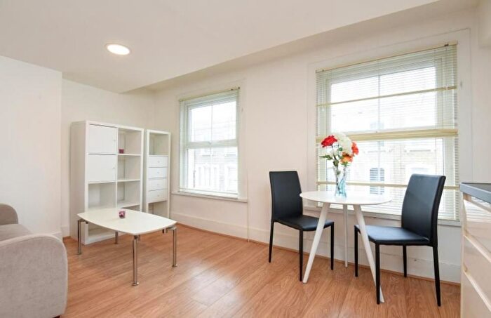 1 Bedroom Flat To Rent In George Street, Marylebone, London, W1H