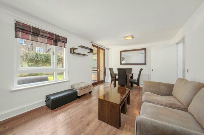 3 Bedroom Flat To Rent In Alexandra Place, St John's Wood, NW8