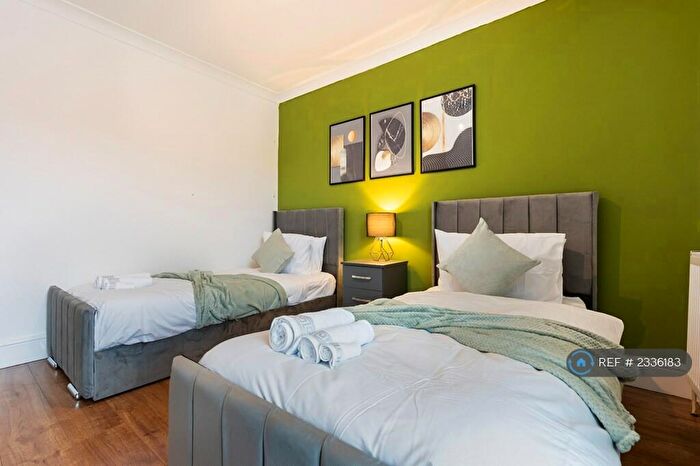 3 Bedroom Terraced House To Rent In Wimbourne Road, Nottingham, NG7