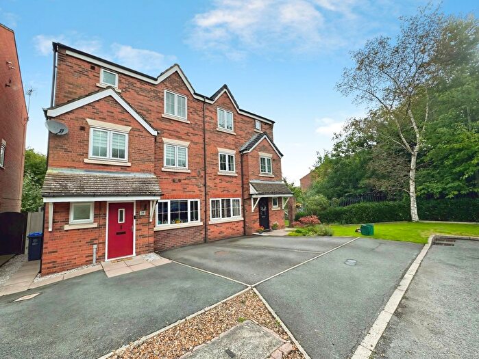 4 Bedroom Semi-detached House For Sale In Briarswood, Biddulph, Staffordshire Moorlands, ST8