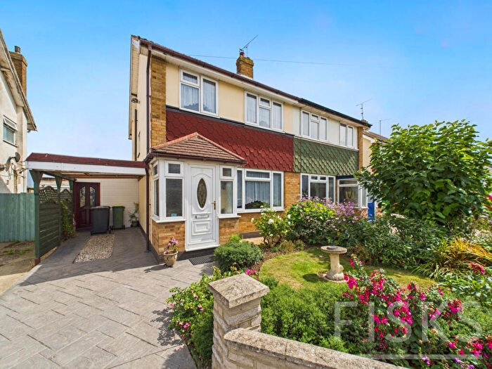 3 Bedroom Semi-Detached House For Sale In Shoebury Road, Southend-on-sea, SS3