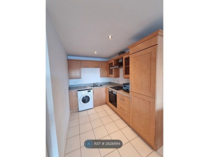 2 Bedroom Flat To Rent In Watersmeet, St. Marys Island, Chatham, ME4