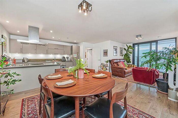 3 Bedroom Flat For Sale In Rotherhithe New Road, New Cross, SE16