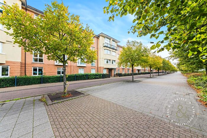 2 Bedroom Flat For Sale In Ffordd Garthorne, Cardiff, CF10