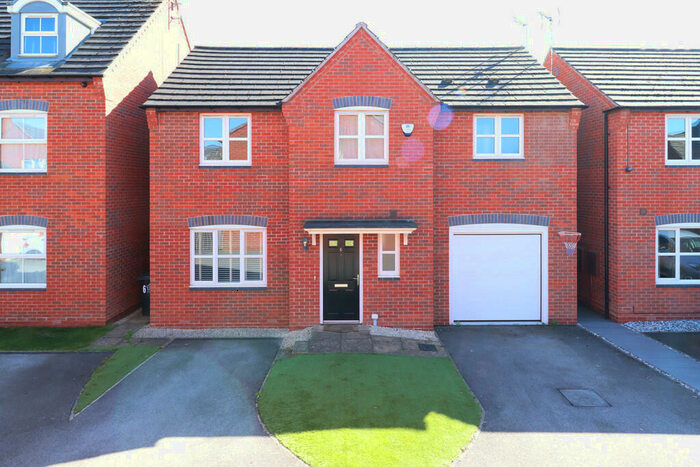 4 Bedroom Semi-Detached House To Rent In Ariane Place, Leicester, LE4