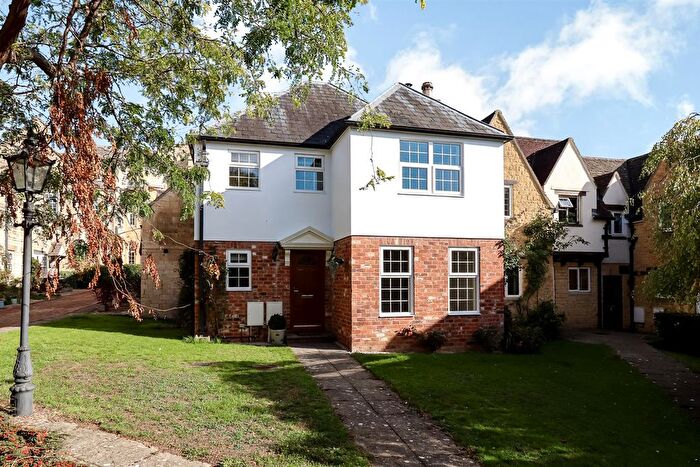 2 Bedroom Property To Rent In Southam Road, Prestbury, Cheltenham, GL52