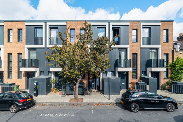 4 Bedroom Terraced House For Sale In Calvert Road, London, SE10