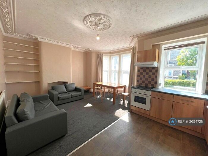 5 Bedroom End Of Terrace House To Rent In Manor Road, Bristol, BS7