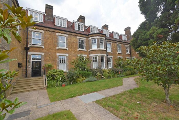 3 Bedroom Apartment To Rent In Martin Drive, Dartford, DA2