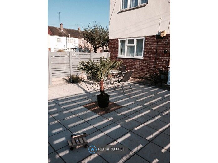 1 Bedroom Flat To Rent In Crouch Avenue, London, IG11