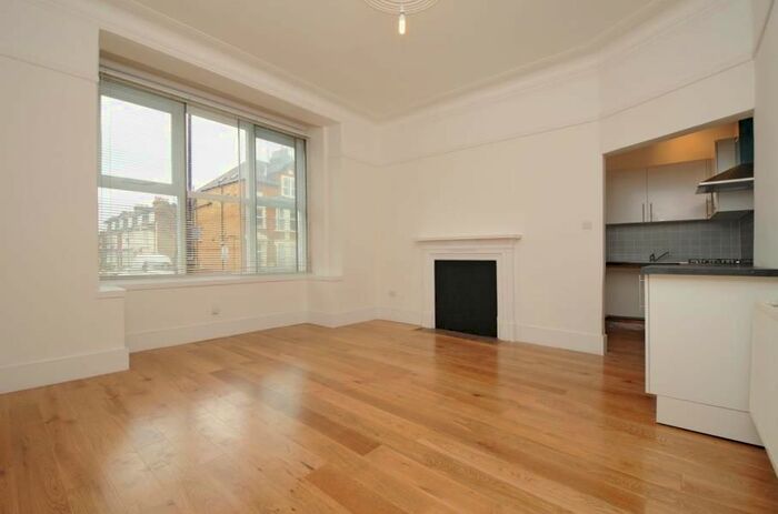 2 Bedroom Flat To Rent In Church Lane, Crouch End, N8