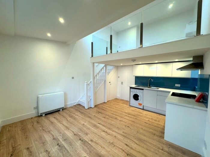 Studio To Rent In Tottenham Lane, Crouch End, N8
