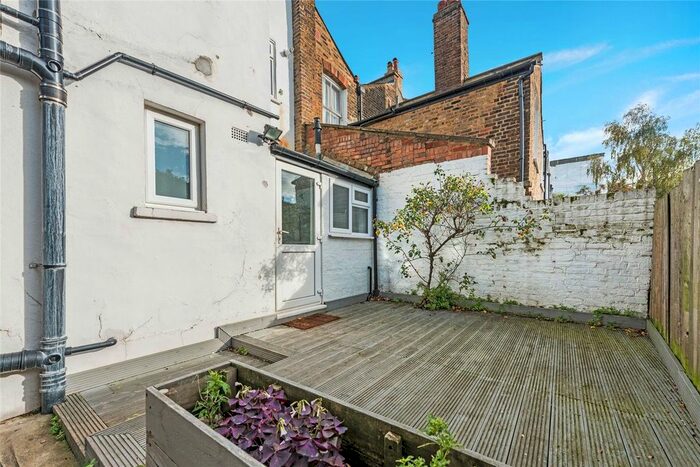 Studio To Rent In Glendall Street, Clapham, London, SW9