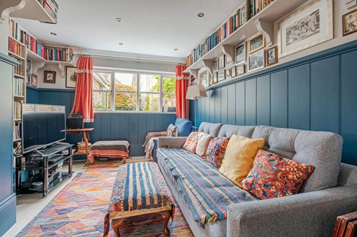4 Bedroom Detached House For Sale In Bristol Street, Malmesbury, SN16