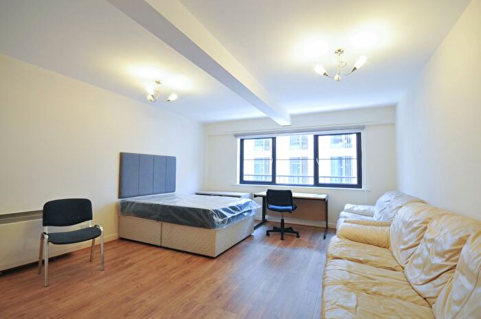 3 Bedroom Flat To Rent In Dickinson Street, Manchester, M1